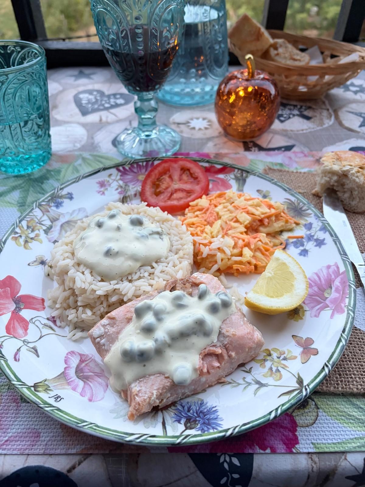 Table d'hôtes: Lachs mit Reis