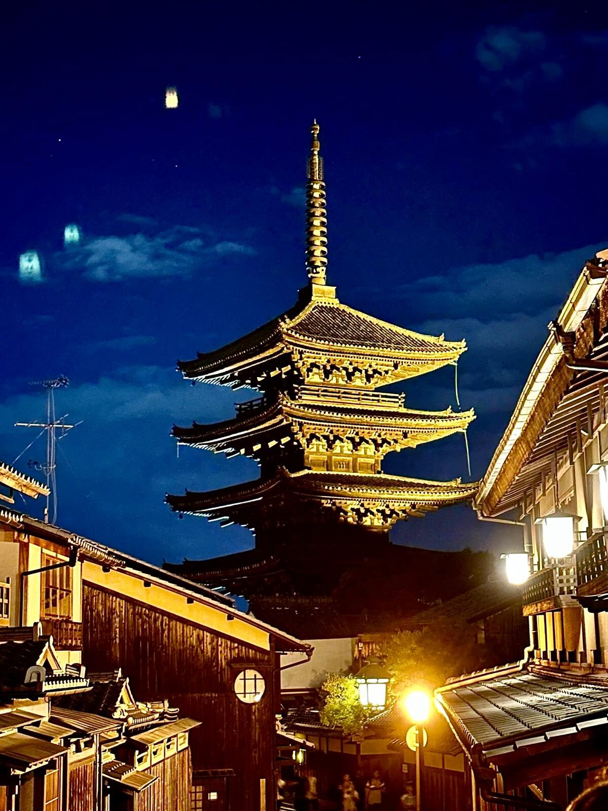 Die Yasaka-Pagode bei Nacht