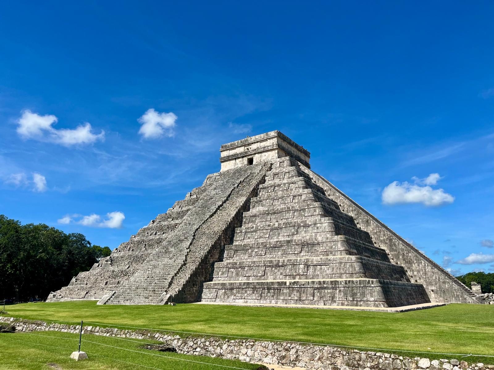 El Castillo, the pyramid of Kukulcán